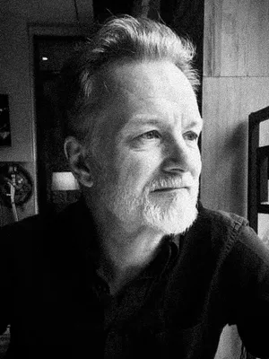 Paul Lowe